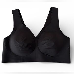 Evelyn & Bobbie Evelyn Bra. Solid black. Sz M